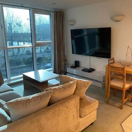 1 Bedroom Apartment Royal Docks London Eksteriør billede