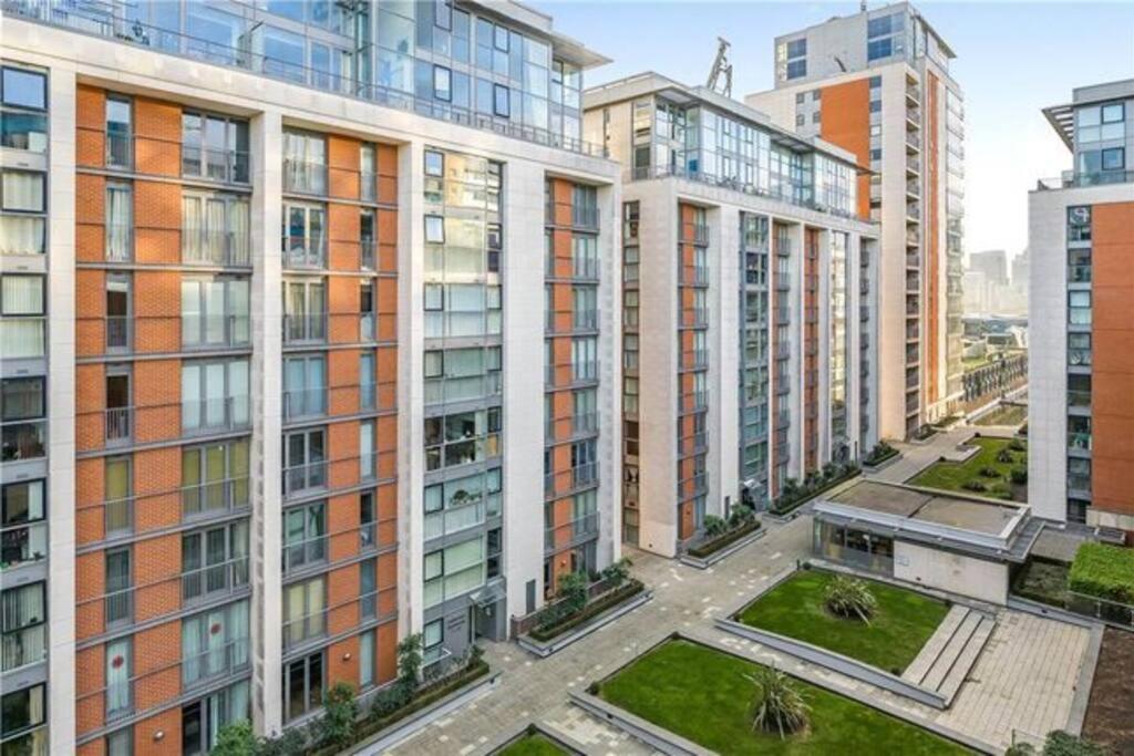 1 Bedroom Apartment Royal Docks London Eksteriør billede