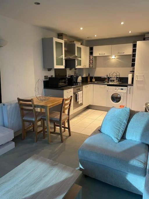 1 Bedroom Apartment Royal Docks London Eksteriør billede